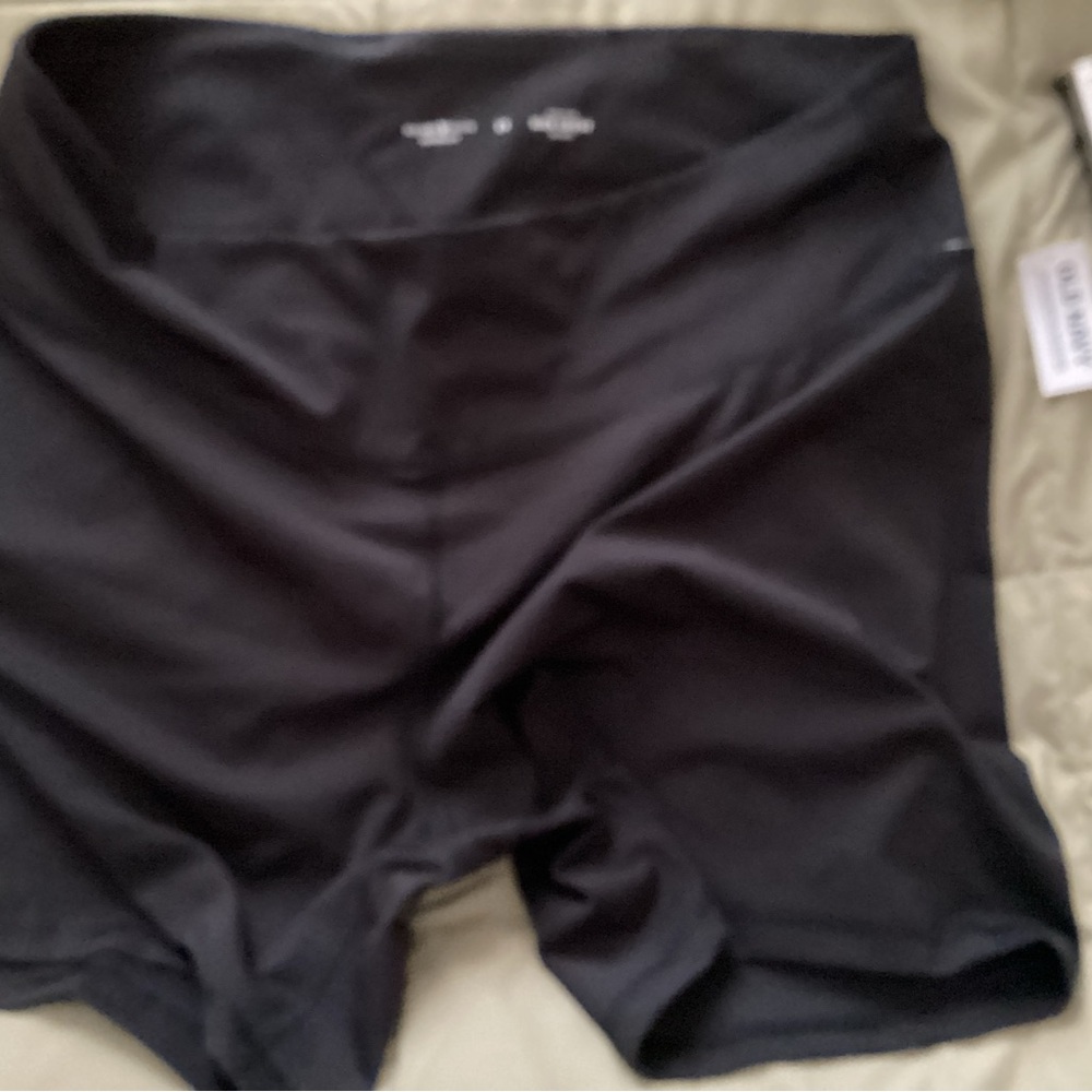 Old Navy active high rise bike short 6” seam